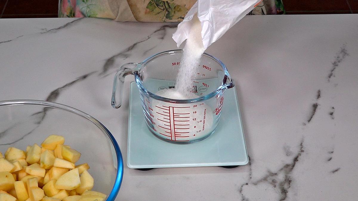 MERMELADA DE MANZANA CASERA. Ideal para las tostadas del desayuno o la merienda, pero también como relleno de tartas o pasteles - Loli Domínguez - Foto 2