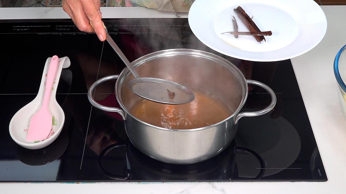MERMELADA DE MANZANA CASERA. Ideal para las tostadas del desayuno o la merienda, pero también como relleno de tartas o pasteles - Loli Domínguez - Foto 3