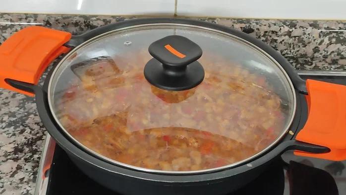 Receta de garbanzos con calamares paso 4