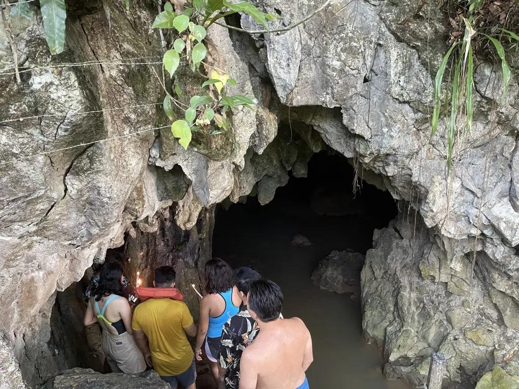 Entrada a las Grutas de Lanquín