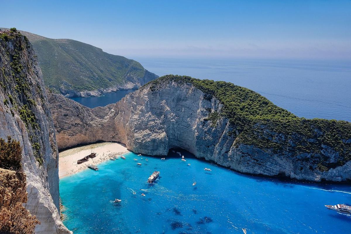 playas de grecia navagio