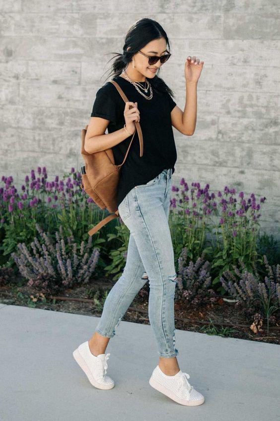 Combina jeans con tus tenis favoritos