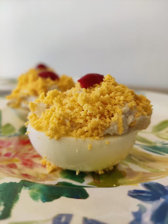 huevo duro relleno de brandada