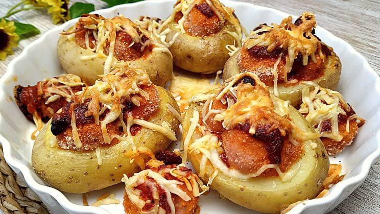 Patatas rellenas de mini albóndigas