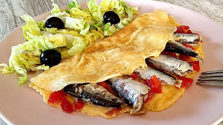 Tortilla de pimiento del piquillo y sardinillas