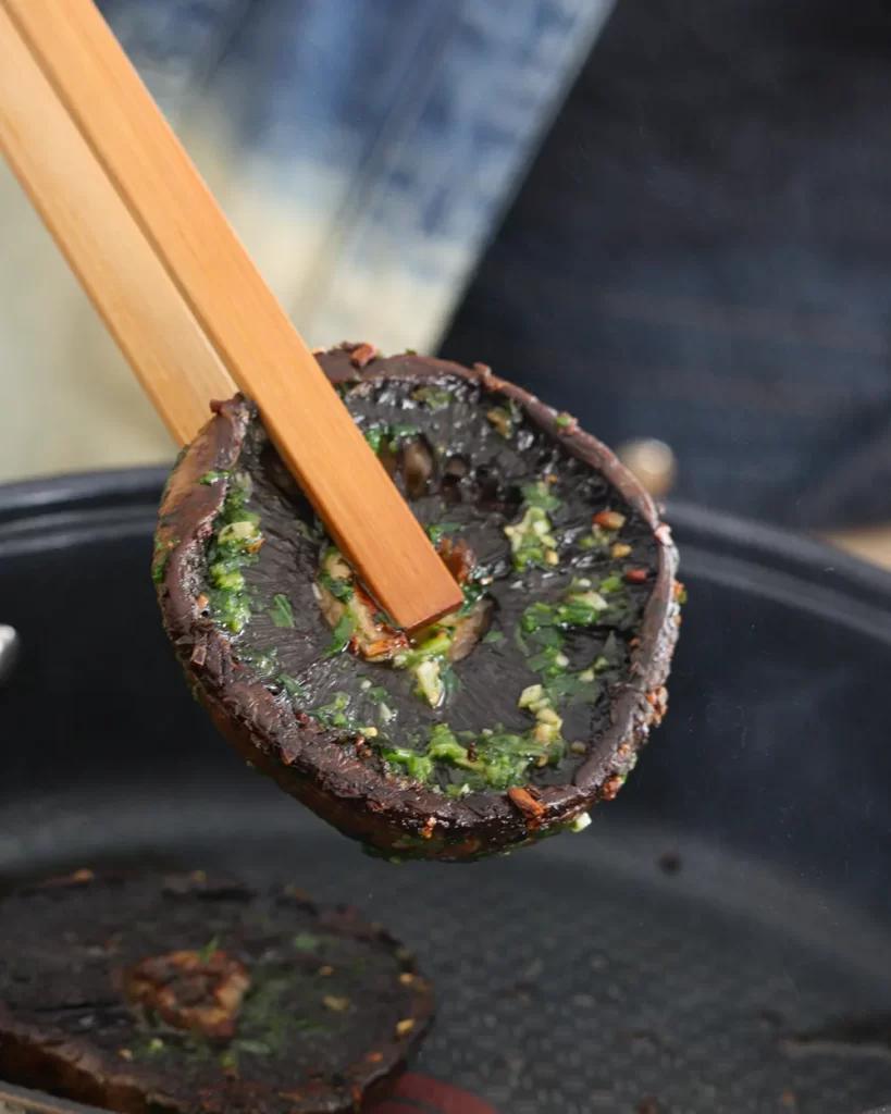 halloumi burger queso portobello sandwich