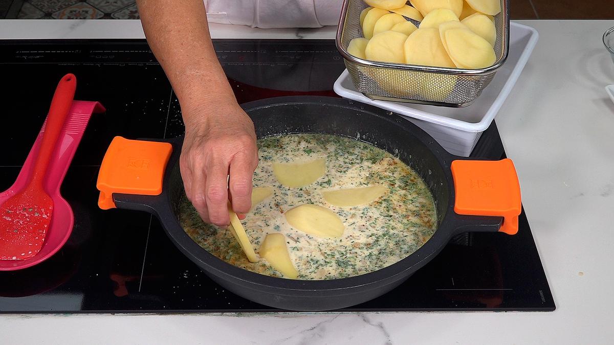 PATATAS A LA CREMA. Tiernas y deliciosas patatas con un sabor irresistible, ideales como acompañamiento de carne o pescado - Loli Domínguez - Foto 3