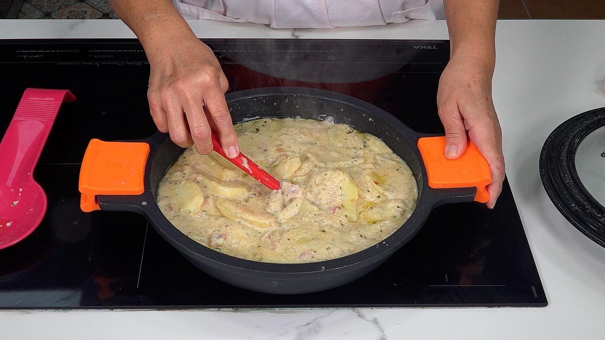 PATATAS A LA CREMA. Tiernas y deliciosas patatas con un sabor irresistible, ideales como acompañamiento de carne o pescado - Loli Domínguez - Foto 4