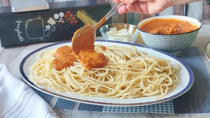 pasta con salsa siciliana