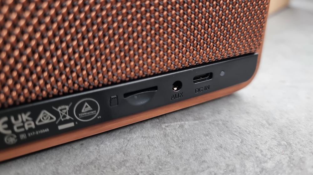 Edifier MP230 - Conectividad