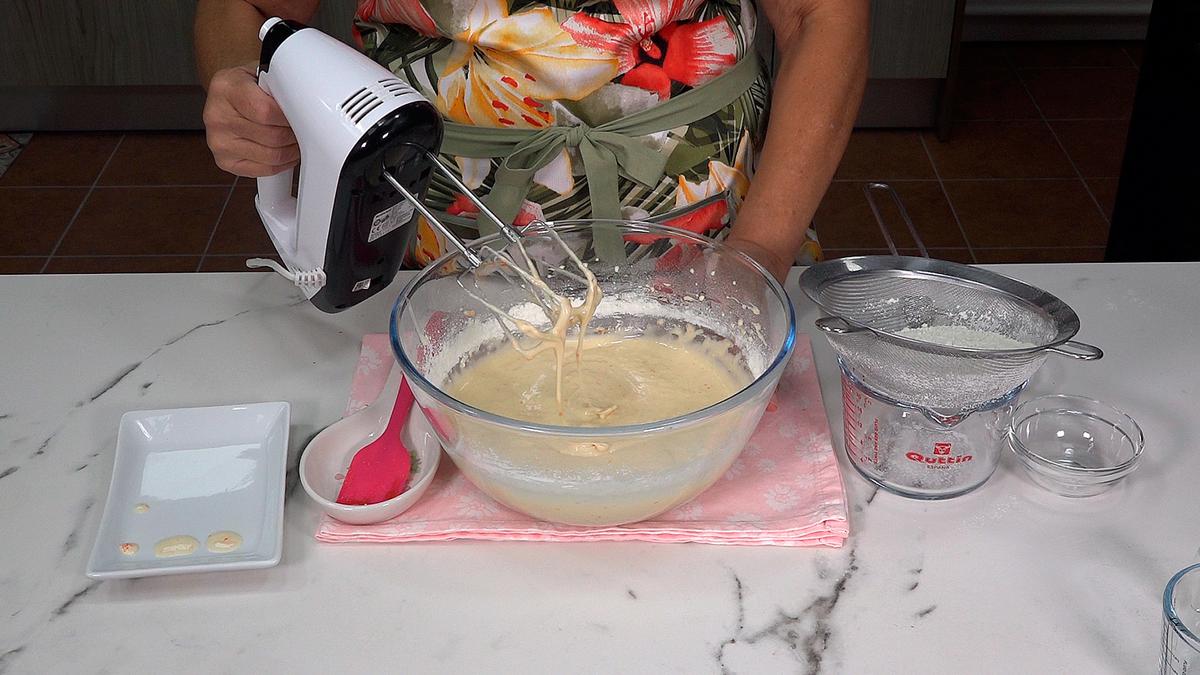 MAGDALENAS VALENCIANAS RECETA TRADICIONAL. Tiernas, esponjosas y jugosas magdalenas que aguantan así durante días - Loli Domínguez - Foto 3