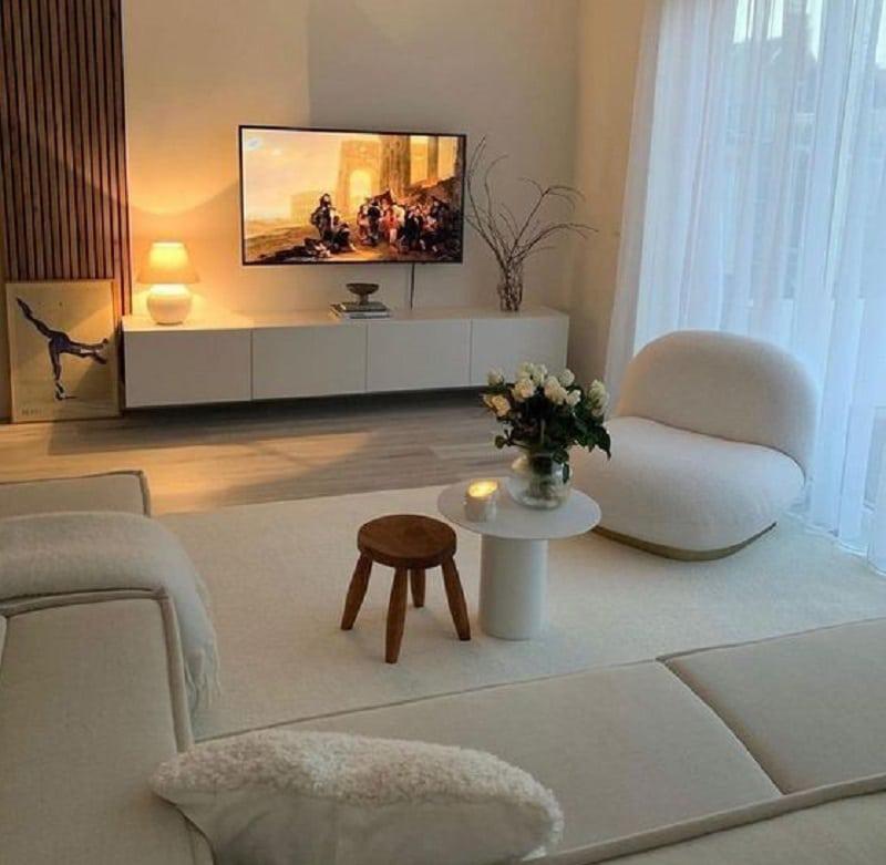 salon-iluminado-y-ordenado