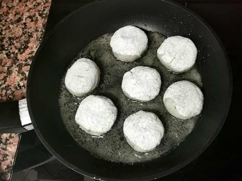 Enharina albondias y sofrie