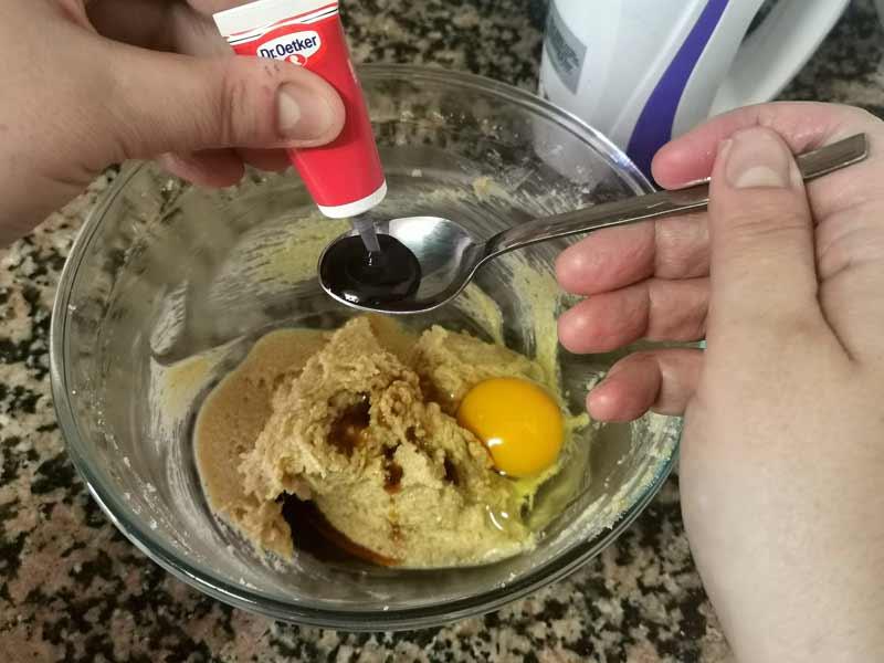 Esencia huevo colorante