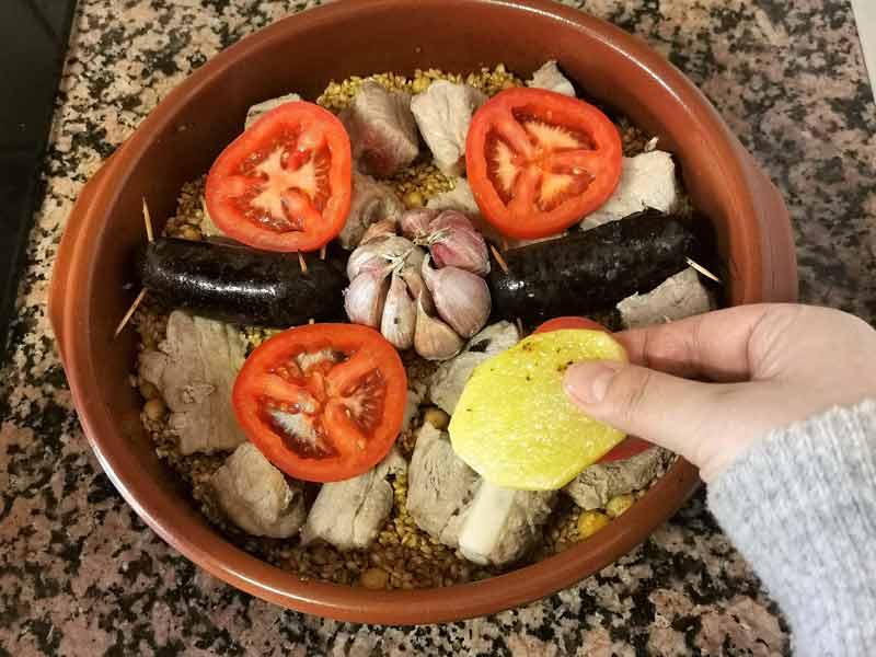Patatas y tomate arroz