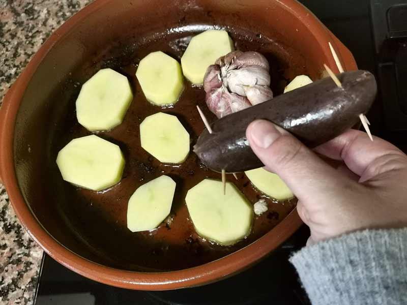 Dora patatas morcilla
