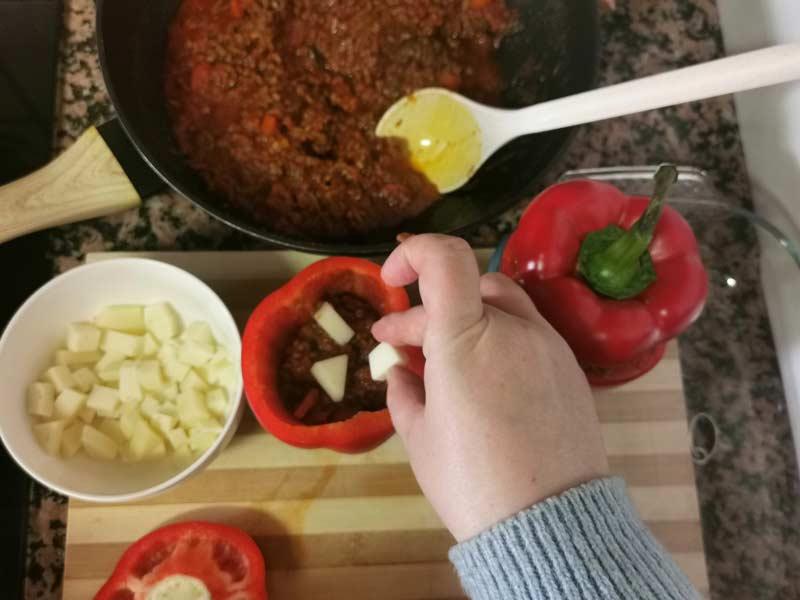 Pimientos rellenar carne y queso