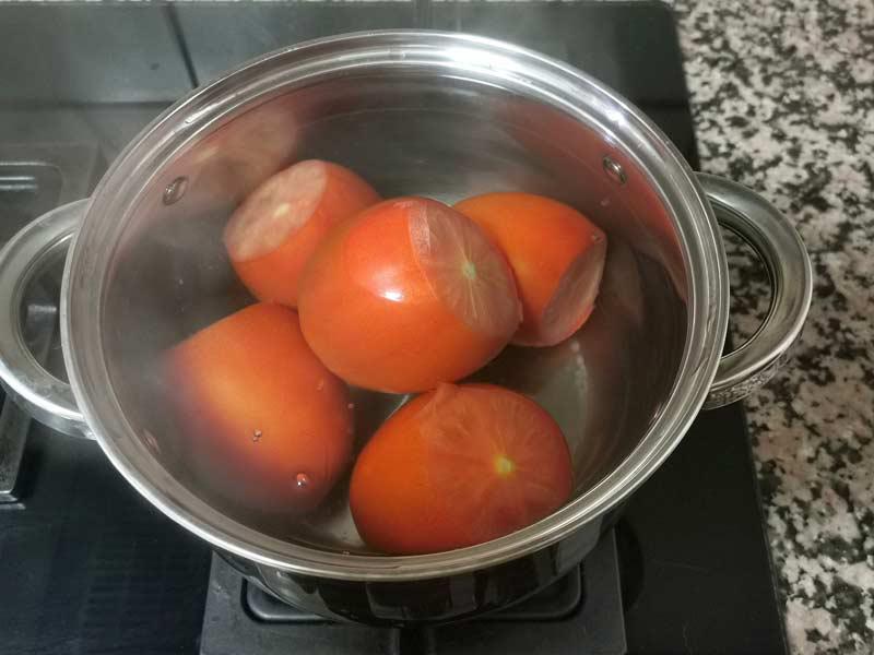 Escaldar tomates