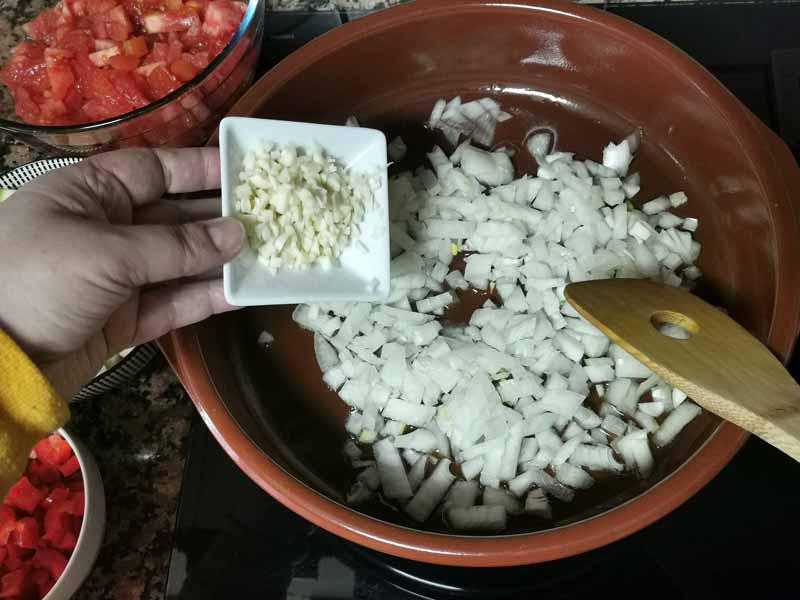 Cebolla ajos pisto