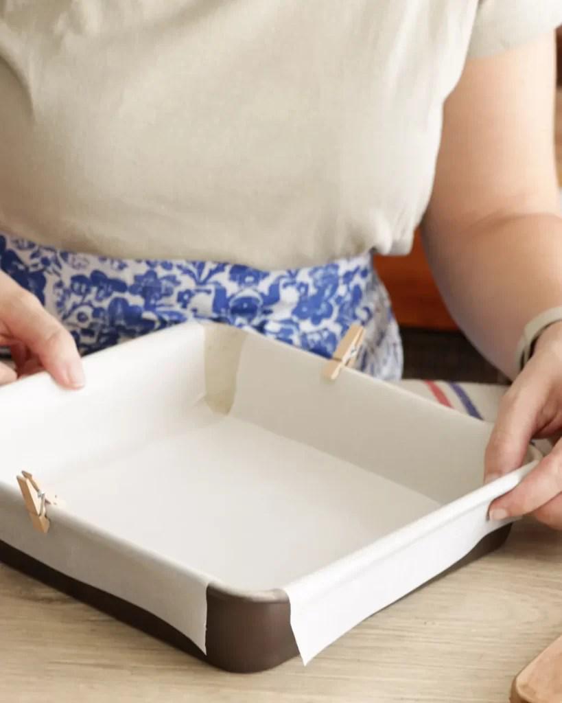 molde para brownie con papel manteca