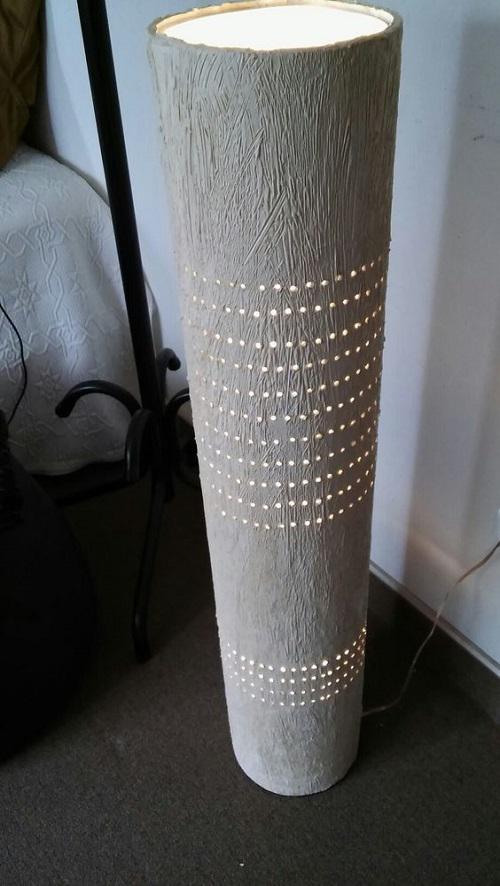 lampara-de-carton-de-pie