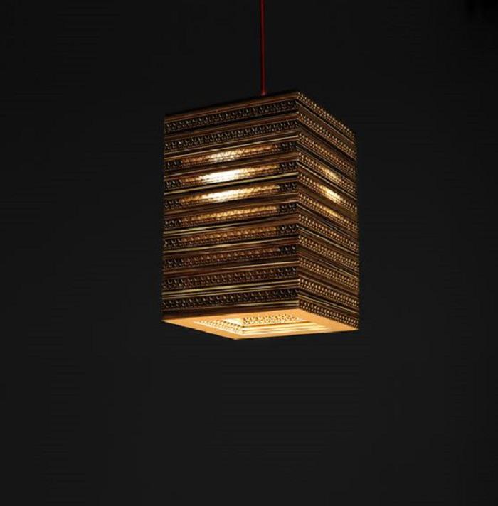 lamapara-en-carton-cuadrada.