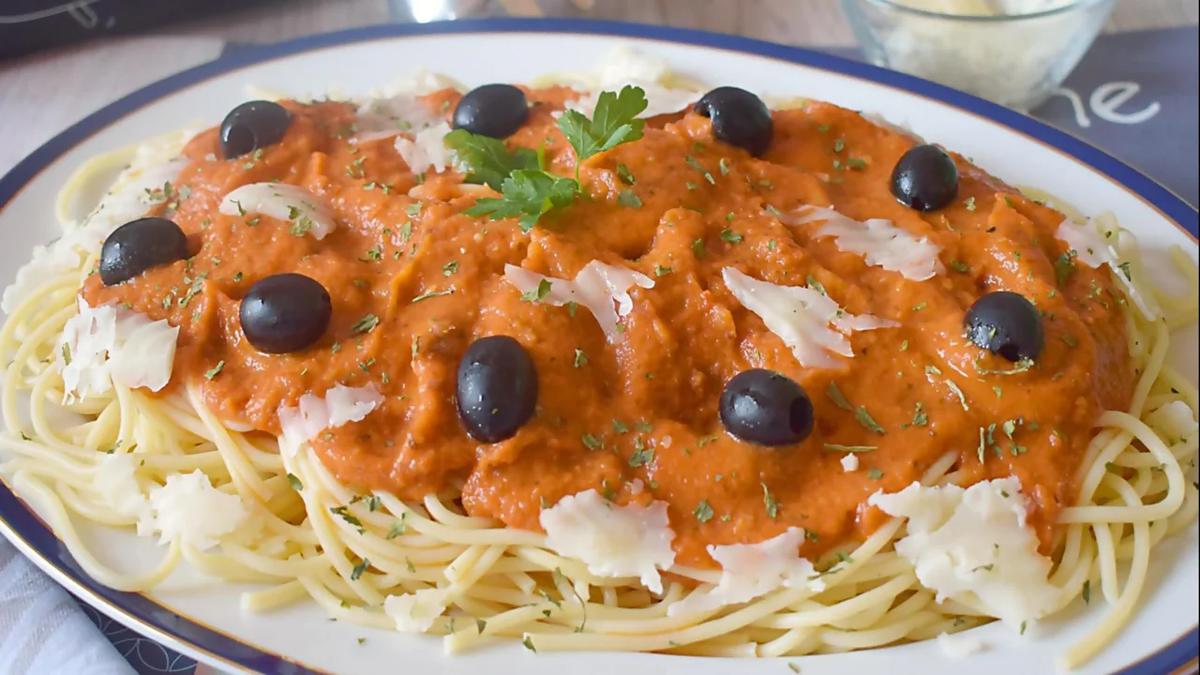 espaguetis en salsa siciliana