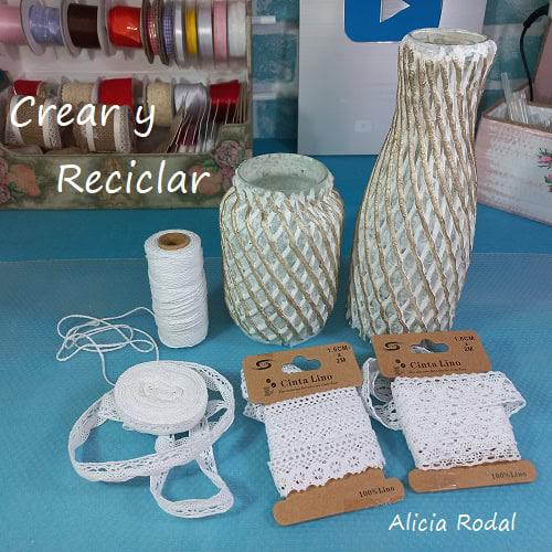 En este tutorial les quiero mostrar 2 ideas creativas para decorar frascos de vidrio con un material que puedes tener en casa. Ideas fáciles, perfectas para la decoración de tu hogar, para vender o como regalo para esa persona especial. Diy
