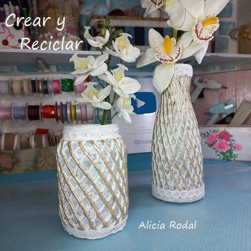 En este tutorial les quiero mostrar 2 ideas creativas para decorar frascos de vidrio con un material que puedes tener en casa. Ideas fáciles, perfectas para la decoración de tu hogar, para vender o como regalo para esa persona especial. Diy