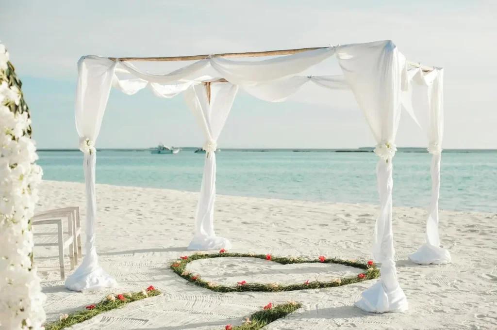 Decoración carpa boda playera