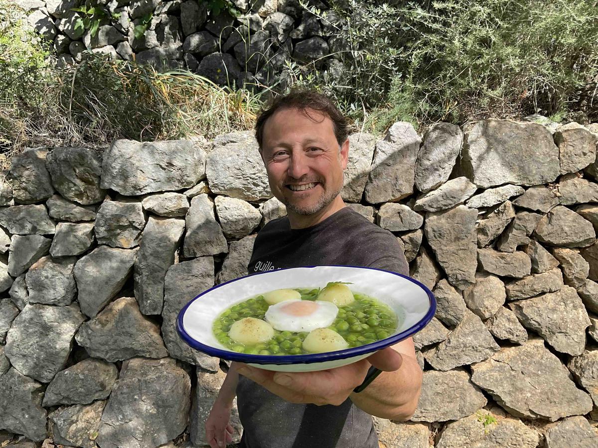 GUISANTES CON PATATAS Y HUEVO en Primavera