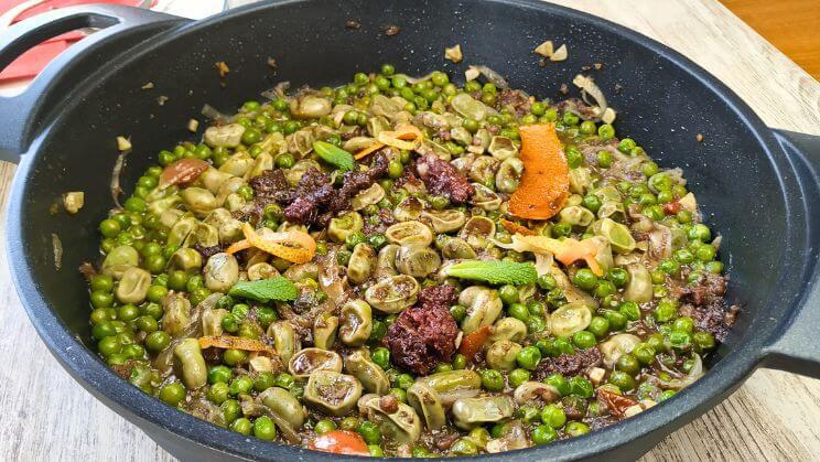 Guiso de habas y guisantes