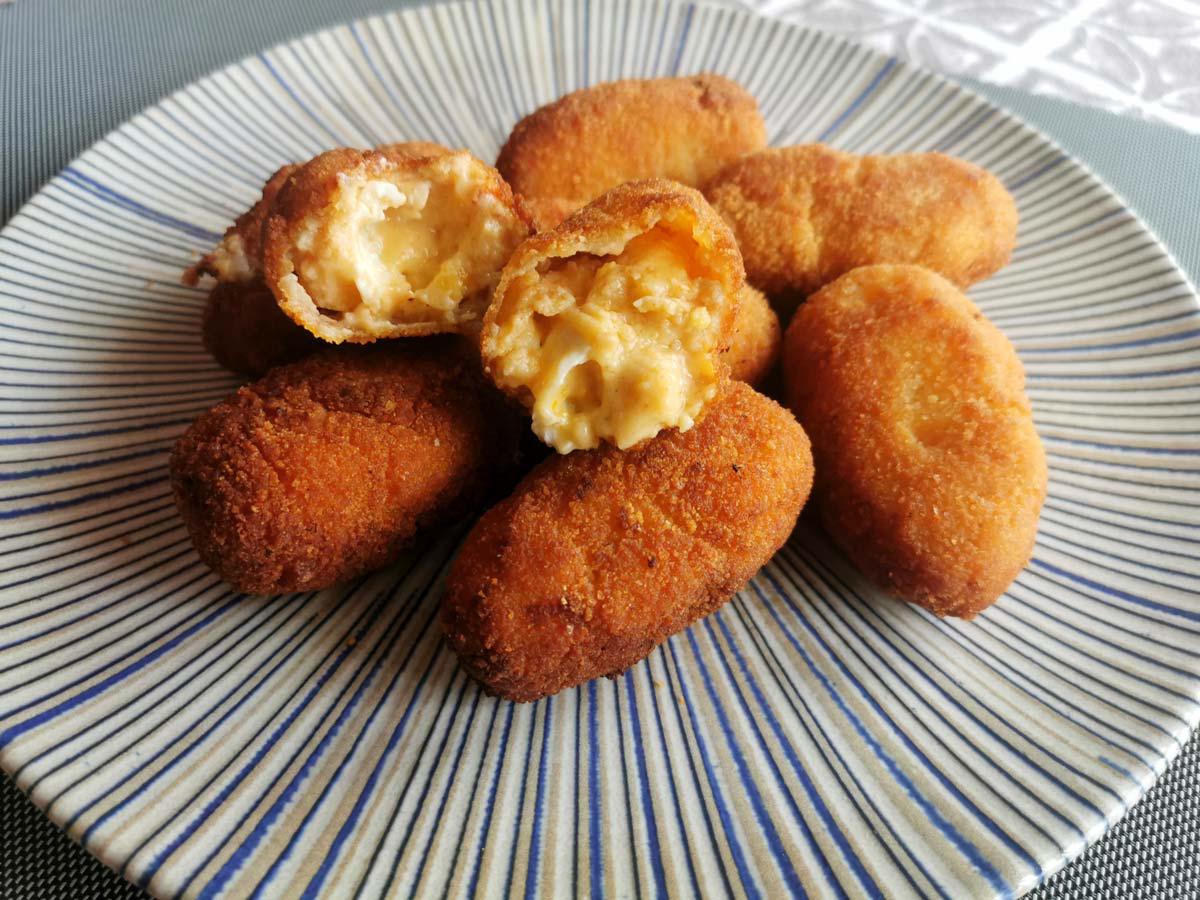 Receta de croquetas de chistorra y huevo frito