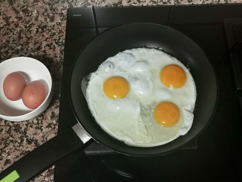 Freir huevos