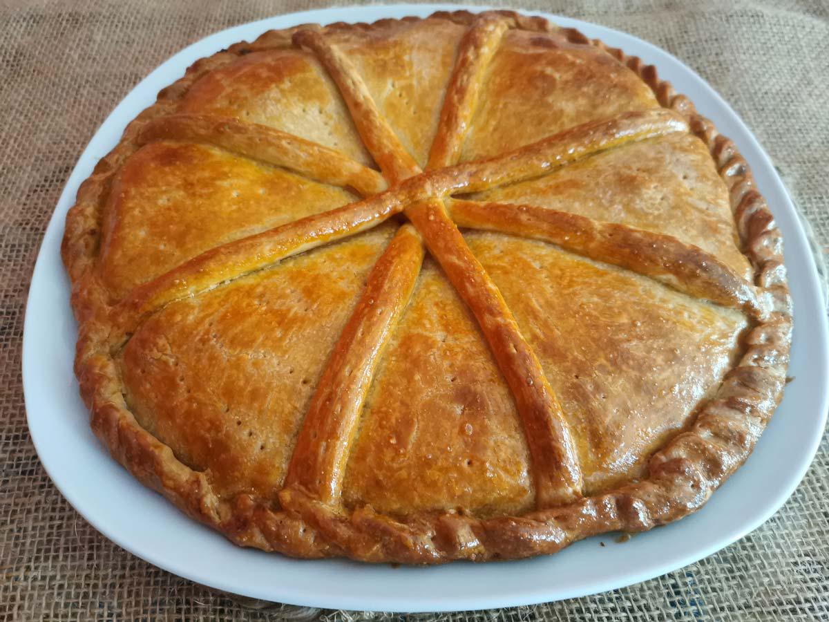 Receta de empanada gallega casera de atún