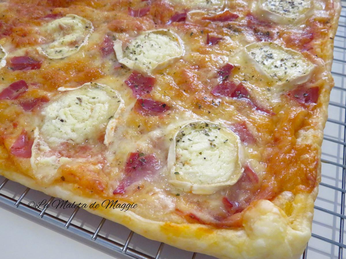 Hojaldre de jamón y queso de cabra