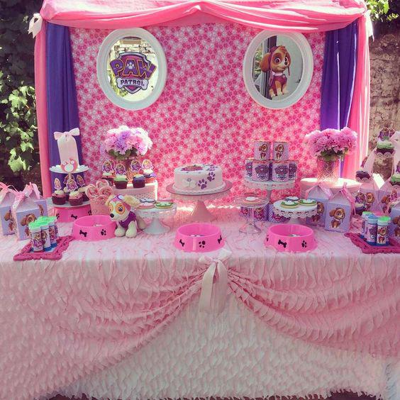 mesa principal decorada de paw patrol par nina