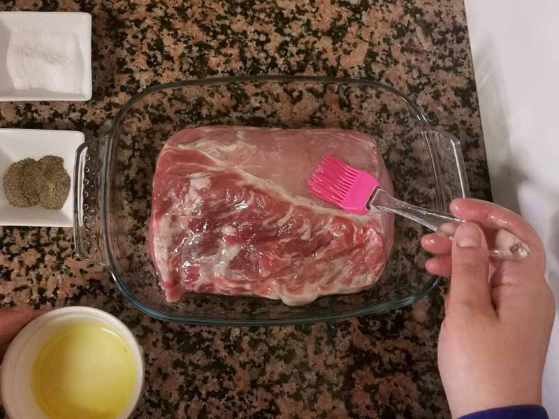 Pincela aceite carne