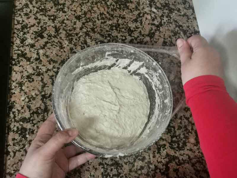 Tapar focaccia con film