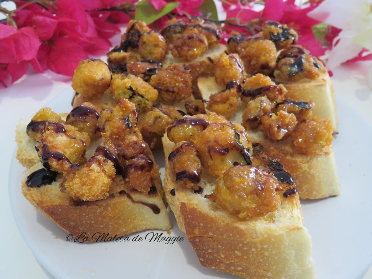 Tostas de berenjena con miel