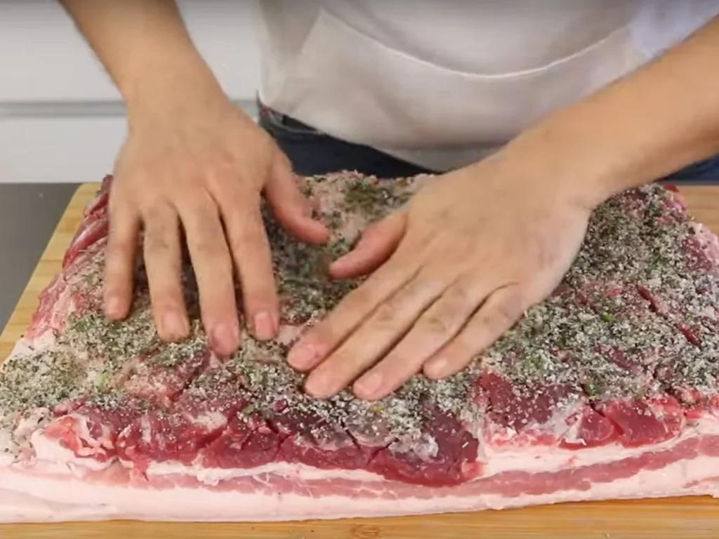 condimentar la porchetta