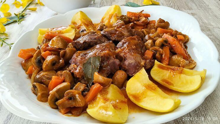 Carrilleras en salsa con champiñones