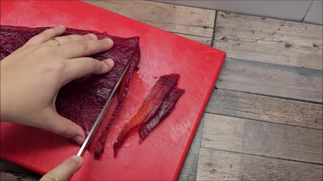 Salmón marinado con remolacha. Patricienta cook.