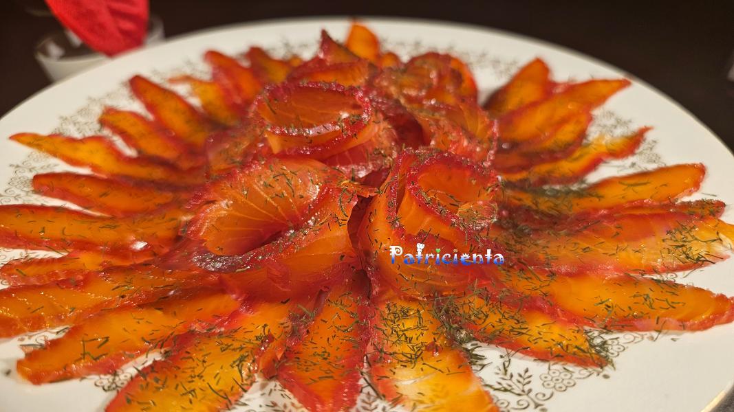 Salmón marinado con remolacha. Patricienta cook.