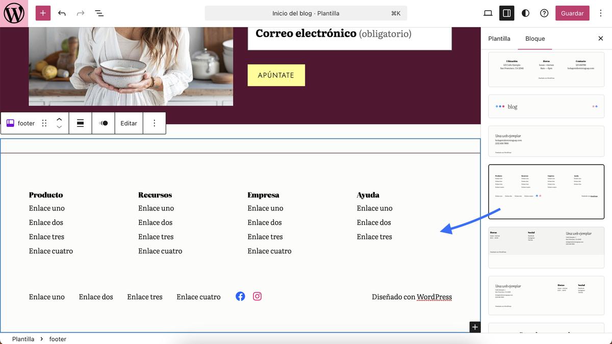 Un cuadro azul y una flecha señalando un diseño de pie de página nuevo en el editor de WordPress.