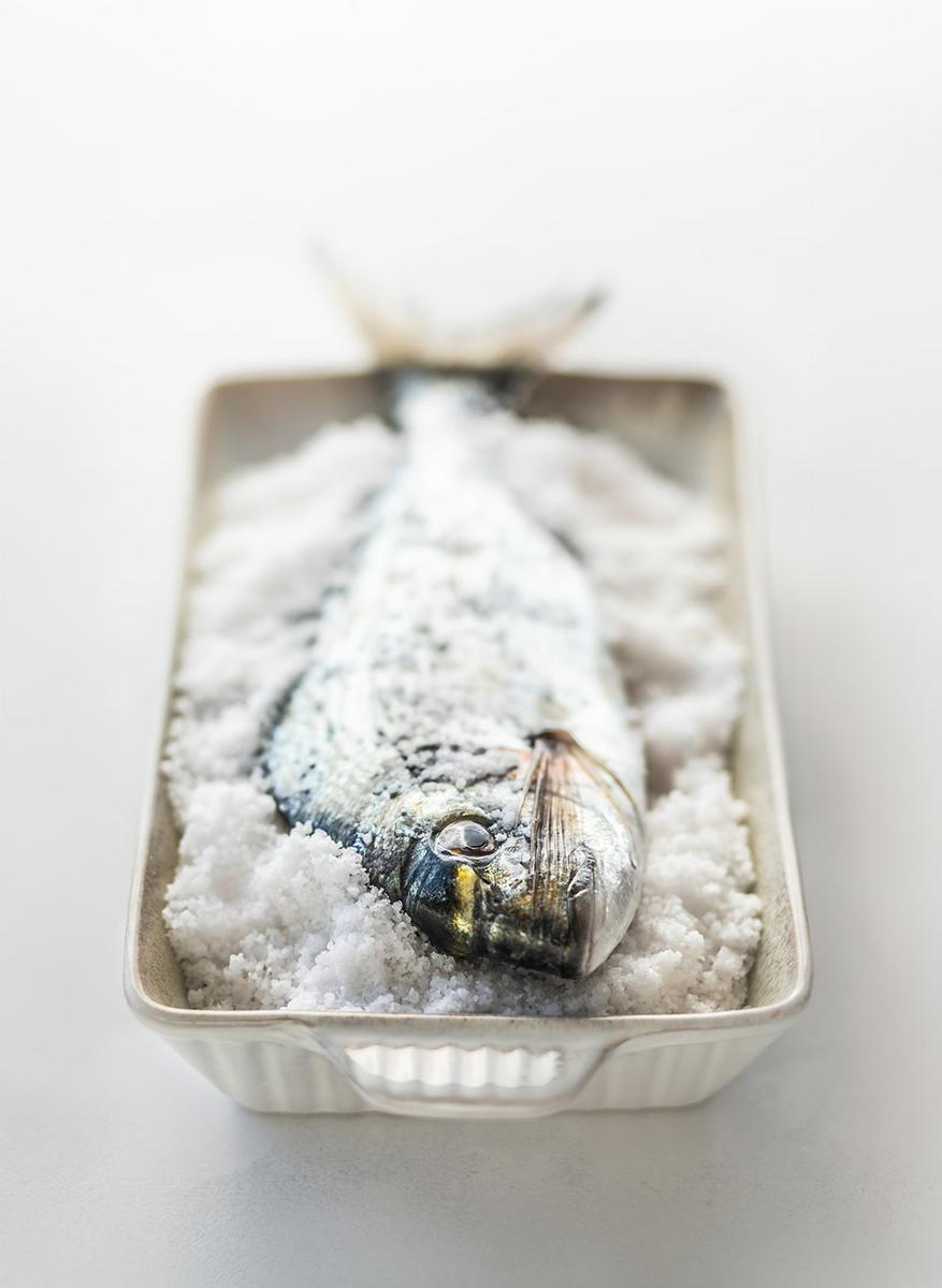 Dorada a la sal fotografia-gastronomica-@mariaalgaraphotography