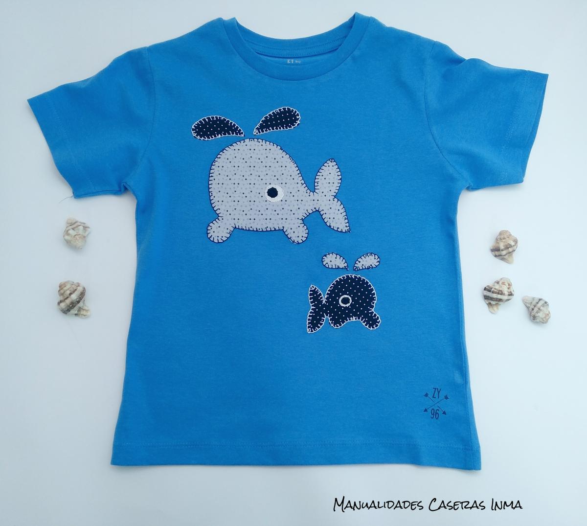 Manualidades Caseras Inma_ Camiseta ballena en colores azules