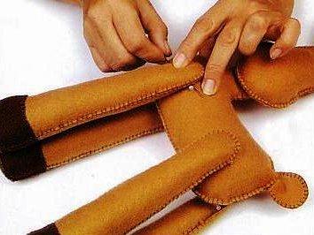 Muñecos en fieltro reno navideño13