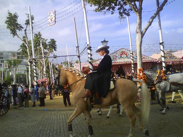 Paseo de caballos por el Real