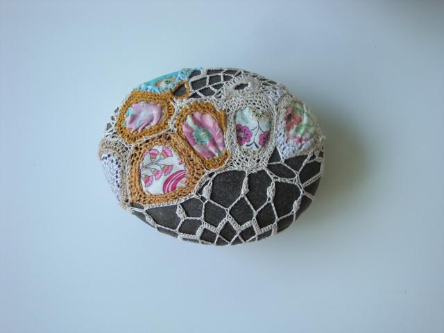 covered-stones-ganchillo-adoraideas-7